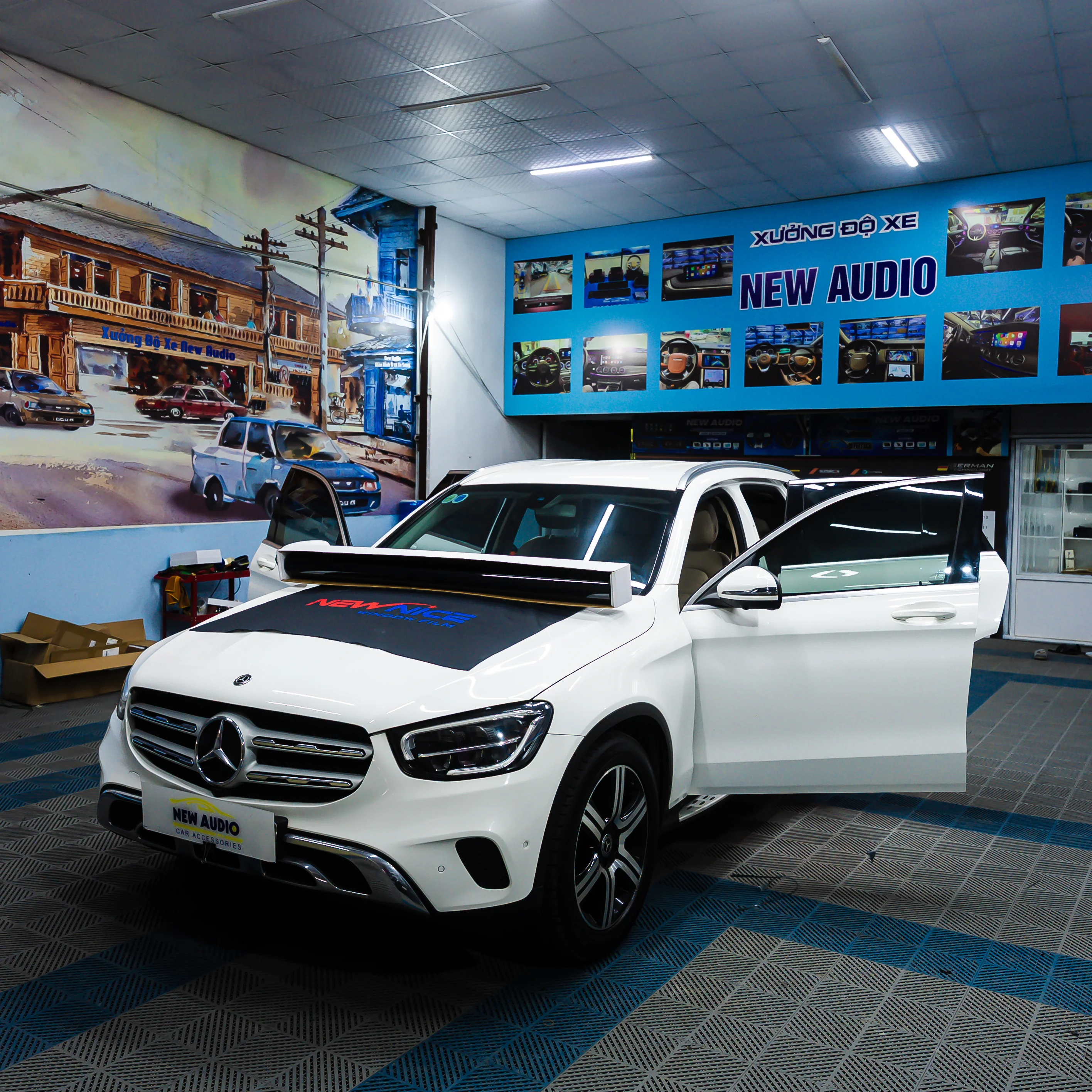 GLC200 dán film cách nhiệt Newnice tại xưởng